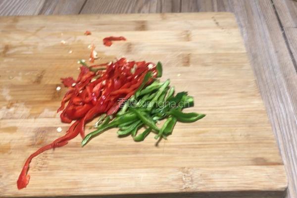 黄豆芽炒肉丝的做法图解3