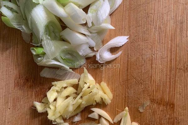 豆角蒸面条的做法图解2