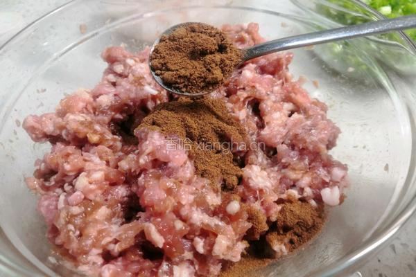 鲜肉元宝大馄饨的做法图解4