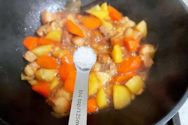 胡萝卜炖肉的做法图解13