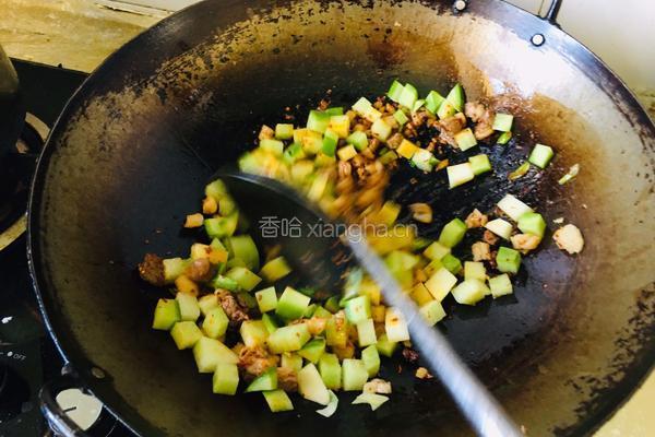 香菇羊肉臊子面的做法图解8