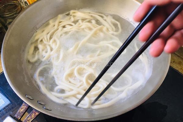 香菇羊肉臊子面的做法图解12
