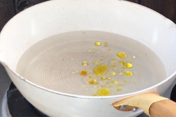 麻辣菊花菇的做法图解3
