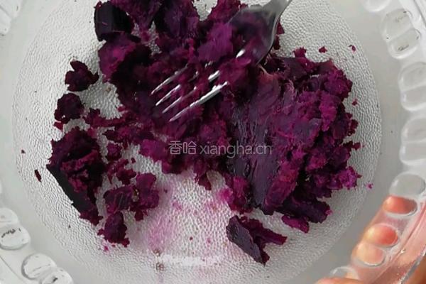 紫薯豆沙包的做法图解1