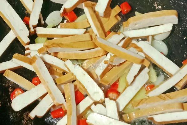 芹菜香干炒肉丝的做法图解8