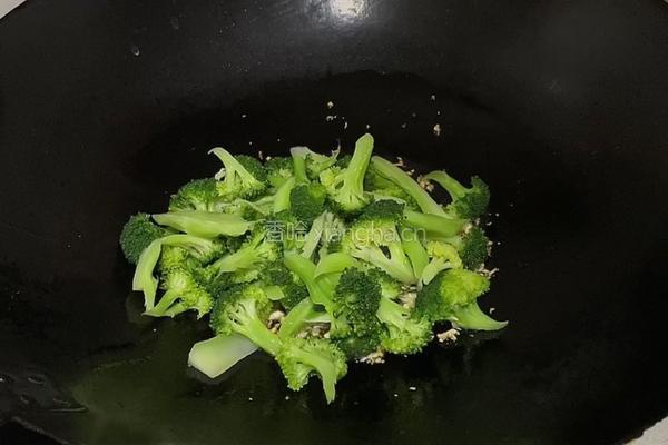 蒜蓉西兰花的做法图解6