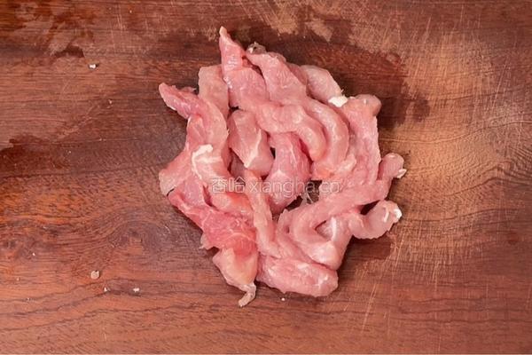 豆芽炒肉丝的做法图解1