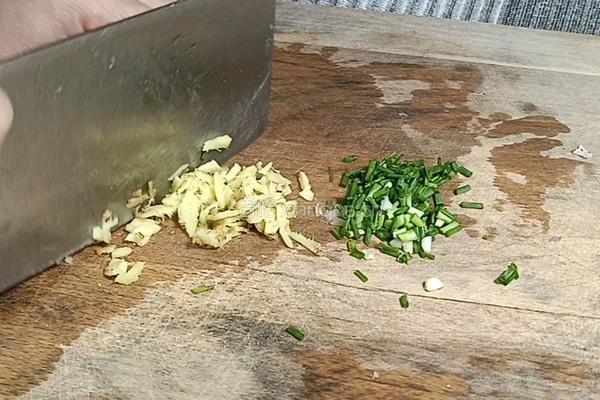 姜汁藕片的做法图解2