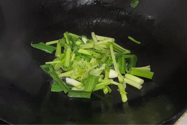 虾仁炒花菜的做法图解2