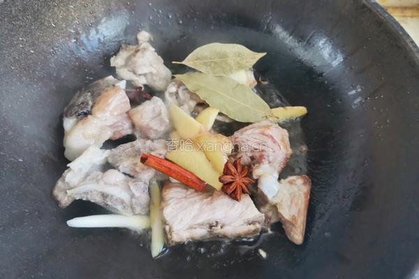 排骨土豆炖豆角的做法图解6