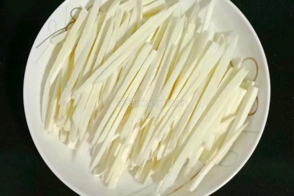 茭白炒肉丝的做法图解3