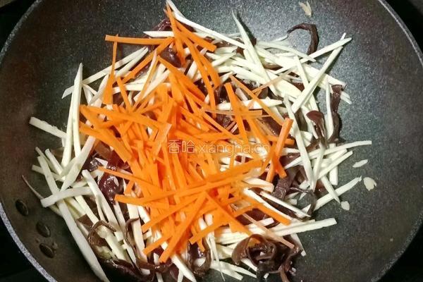 茭白炒肉丝的做法图解10