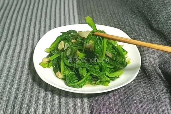 蒜爆莴笋苗的做法图解7