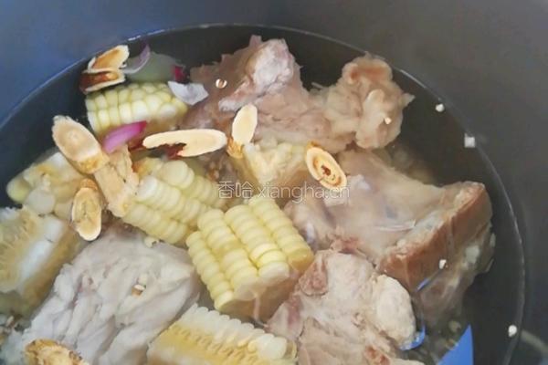 玉米猪骨汤的做法图解4