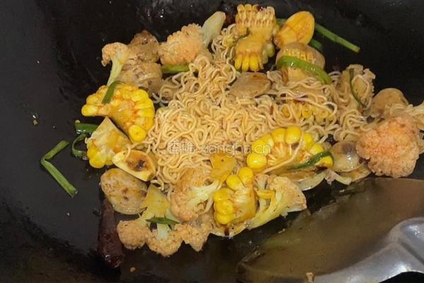 麻辣炒泡面的做法图解13
