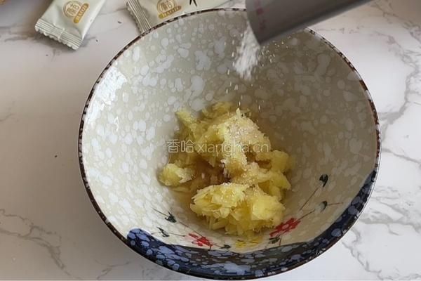姜末拌莲藕的做法图解2