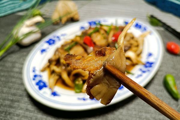 蘑菇炒五花肉的做法图解11