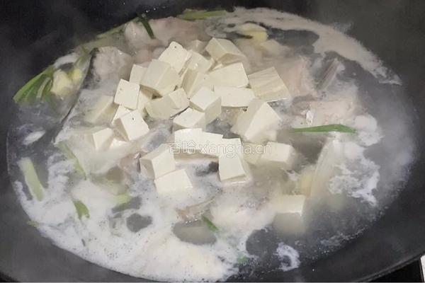 鱼头豆腐汤的做法图解7