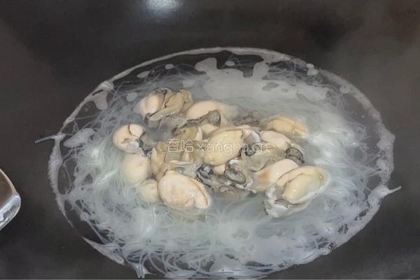 海蛎清汤米粉的做法图解3