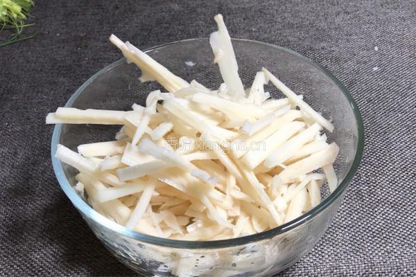酸辣藕丝的做法图解1