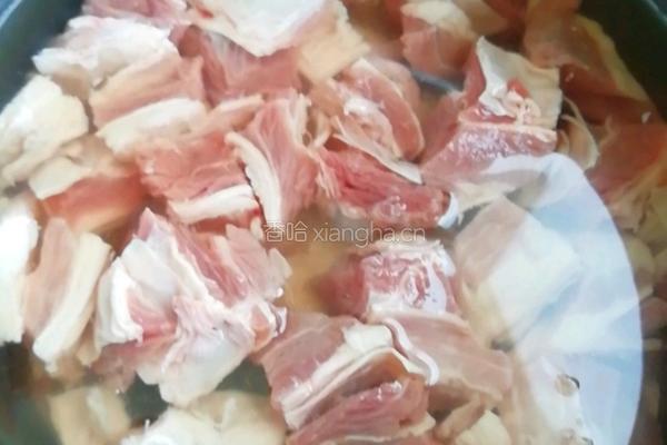 清炖牛肉南瓜的做法图解1