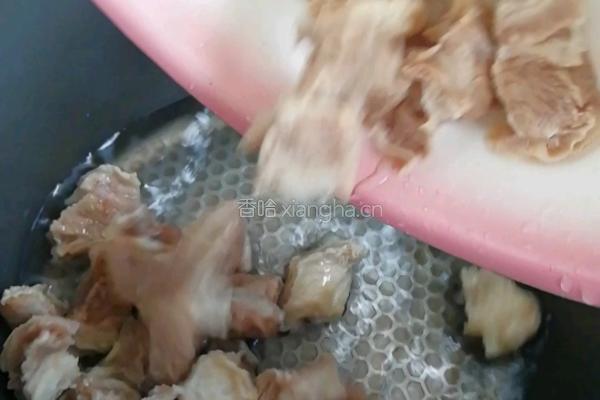 清炖牛肉南瓜的做法图解3