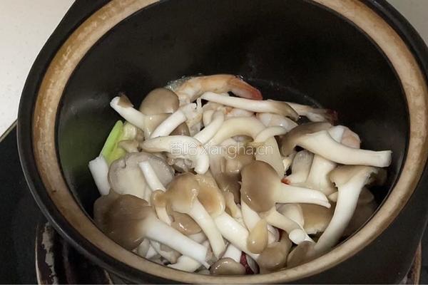 番茄虾仁菇汤的做法图解6
