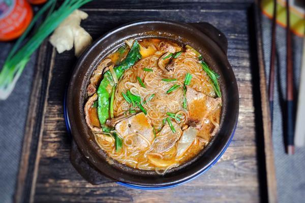 猪肝粉丝砂锅煲的做法图解13