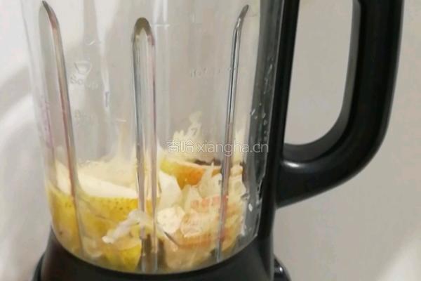 冰糖银耳雪梨的做法图解3