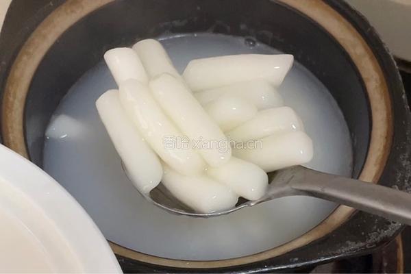 麻辣年糕的做法图解3