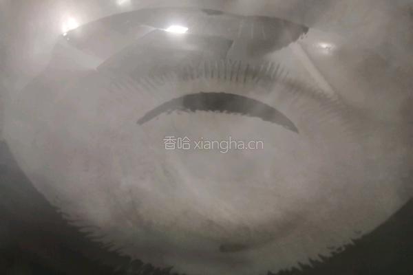五花肉烧茄子的做法图解1