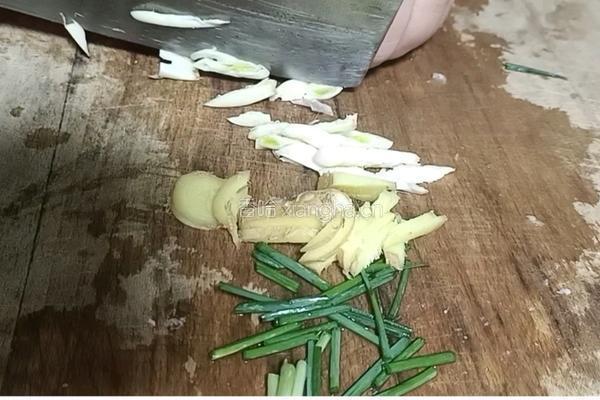 黄瓜胡萝卜炒肉片的做法图解4