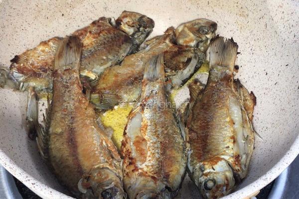麻辣酥骨鱼的做法图解5