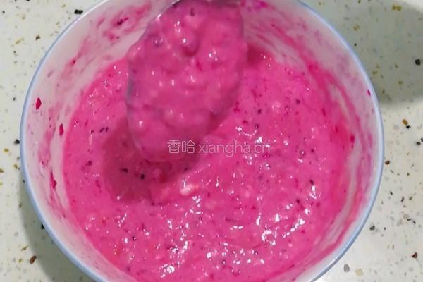 香蕉火龙果鸡蛋饼的做法图解4