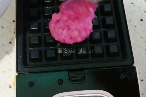 香蕉火龙果鸡蛋饼的做法图解6