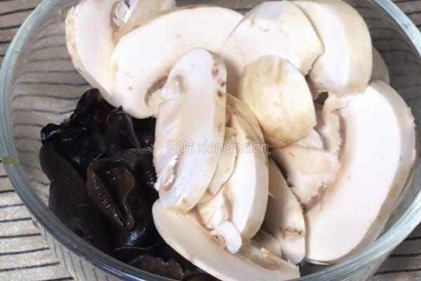 鸡蛋炖豆腐的做法图解3