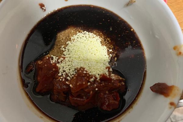 肉蟹煲的做法图解1