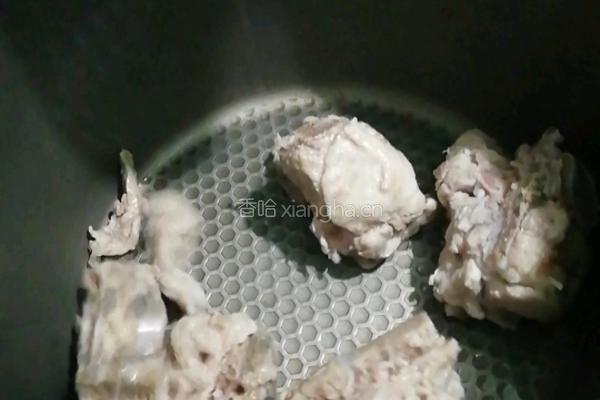 黑玉米猪骨汤的做法图解3
