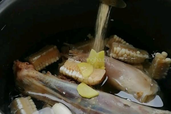 玉米段羊腿汤的做法图解3