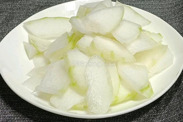 辣椒炒冬瓜的做法图解1