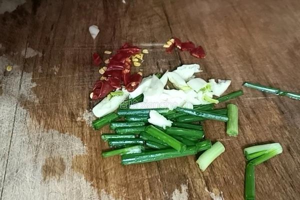 辣椒炒冬瓜的做法图解3