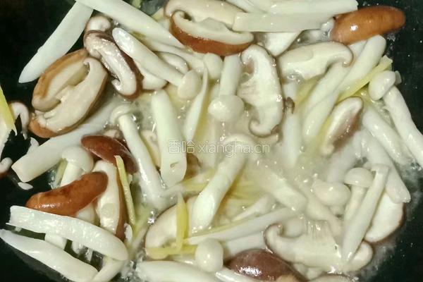菌菇鸡蛋面的做法图解7