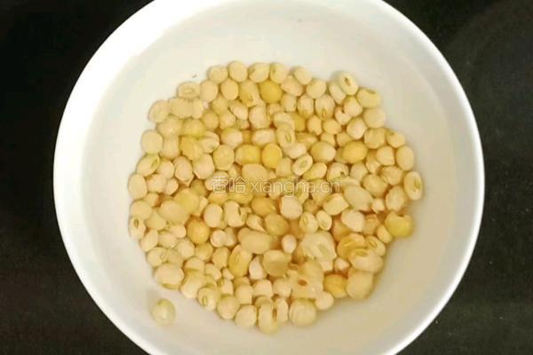 花生红枣豆浆的做法图解2