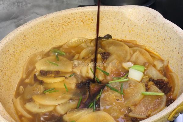 肉皮炖萝卜的做法图解8
