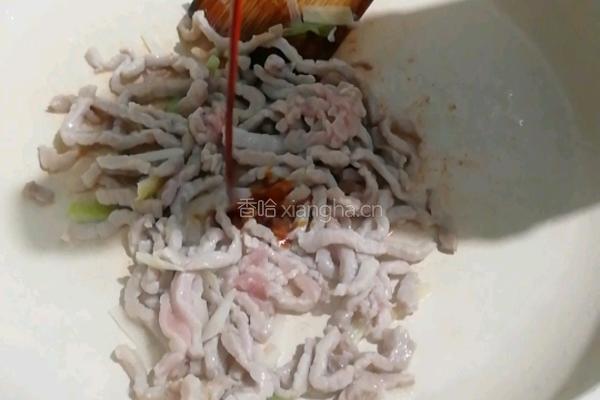 肉丝热汤面的做法图解2