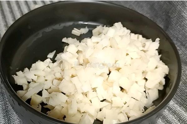 莲藕芹菜蛋炒饭的做法图解2