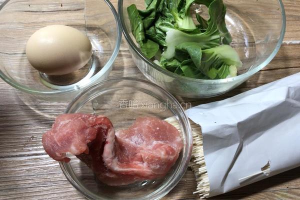 青菜鸡蛋肉丝汤面的做法图解1