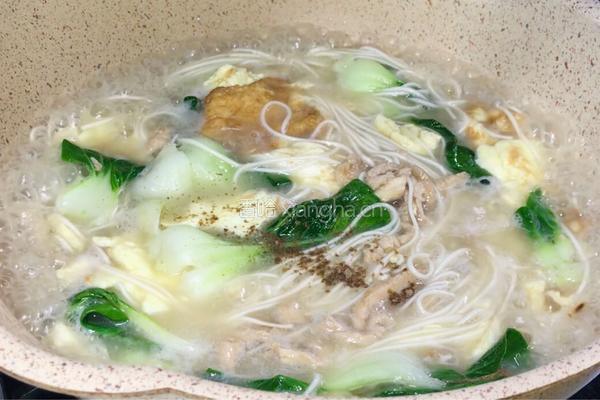 青菜鸡蛋肉丝汤面的做法图解10