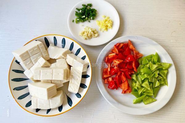 鸡蛋炖豆腐的做法图解2