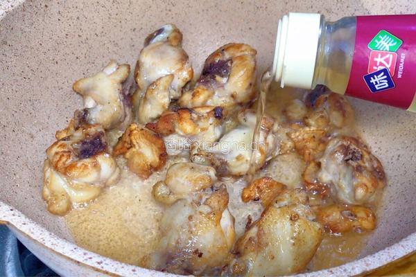 莲藕酱炖鸡腿肉的做法图解8
